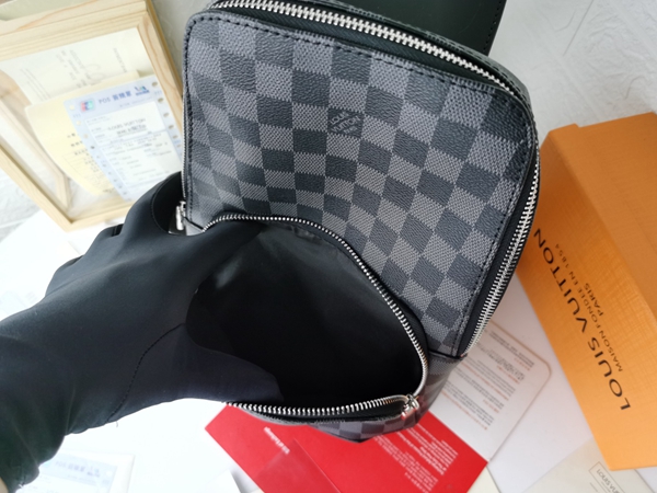 ルイヴィトンバッグ素材ディテール